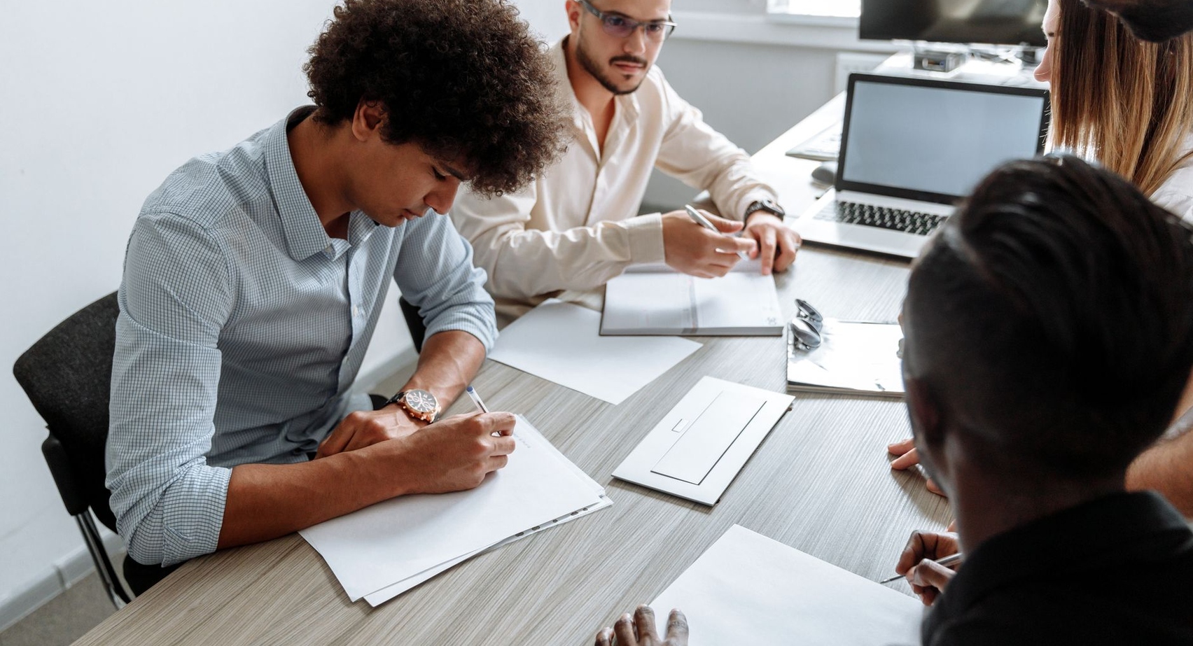 Mastering Pipeline Building for Startups: Your First B2B Sales Pipeline from Scratch