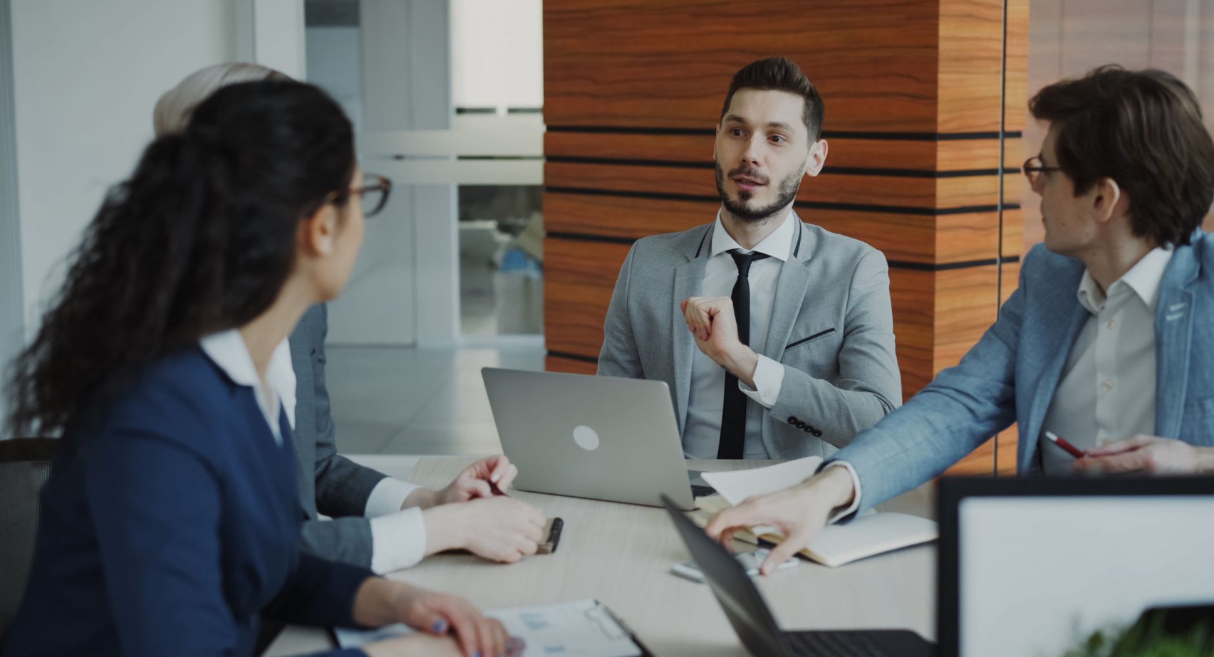 Mastering LinkedIn Outreach: A Founder's Guide to Startup Growth in 2026