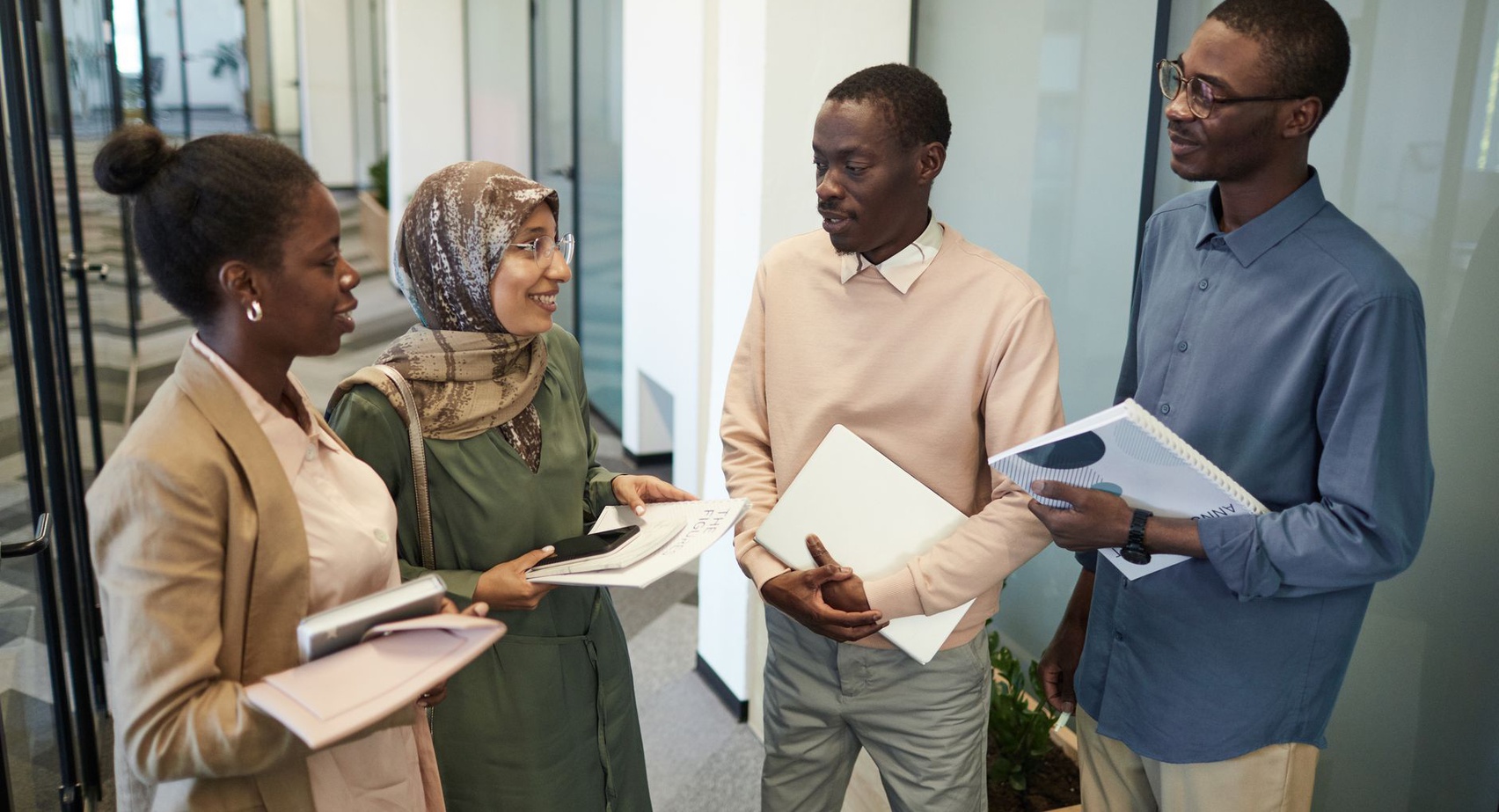 LinkedIn Lead Generation for B2B in UAE: Connect with Dubai's Decision Makers in 2026