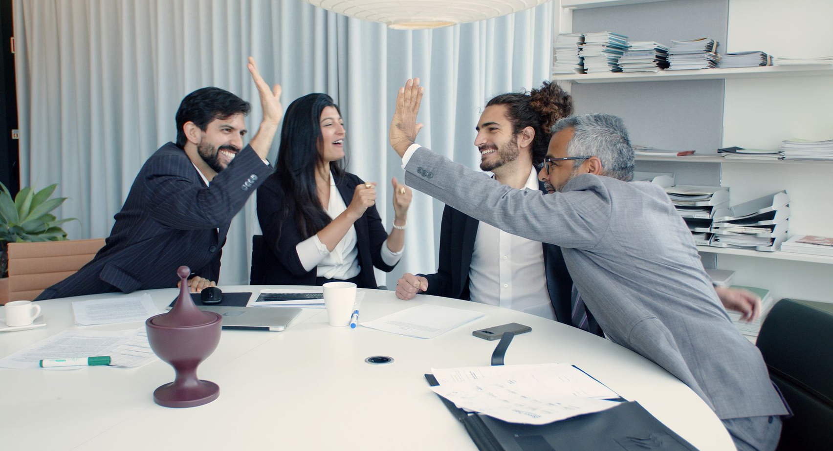 LinkedIn Outreach for US SaaS: The 2026 Enterprise Demo Booking Playbook