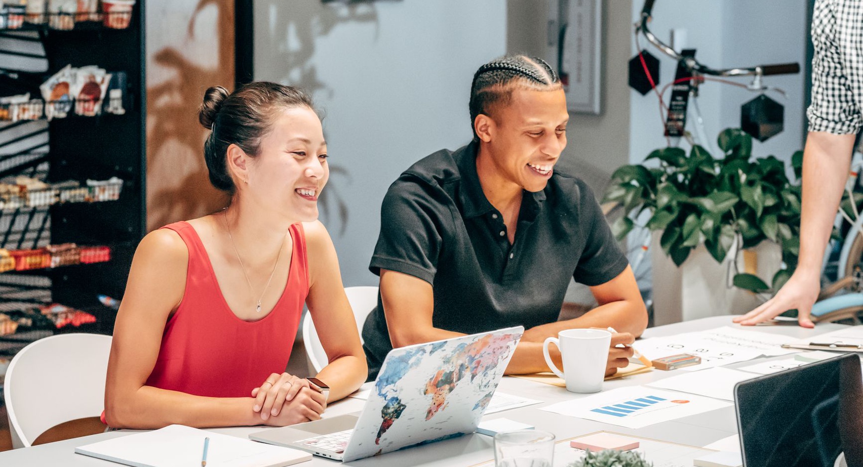 LinkedIn Outreach Strategy for Product Launch Season: Build Pre-Launch Buzz