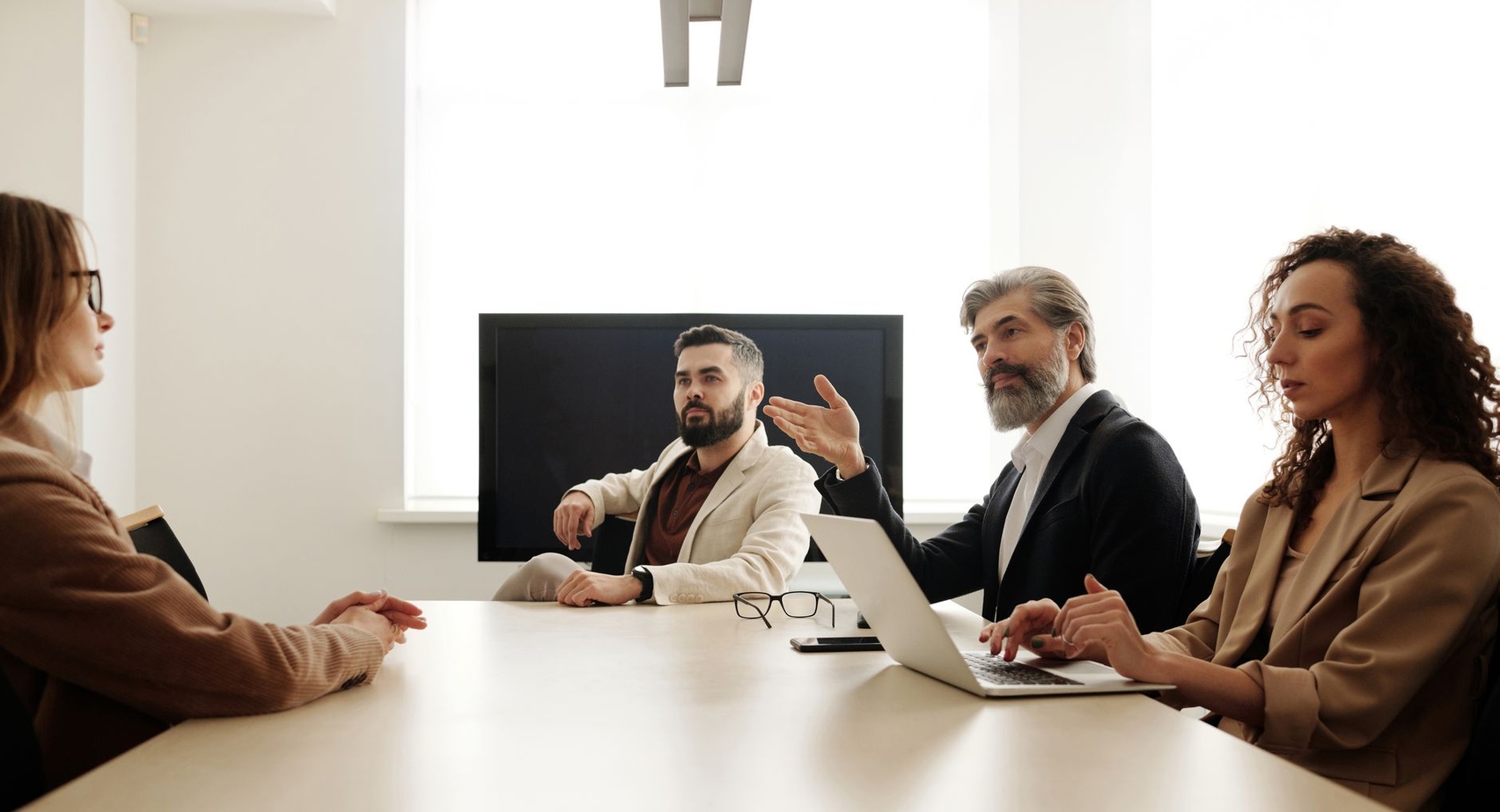 The Ultimate SDR Outreach Playbook: Mastering LinkedIn for Prospect Connection in 2026