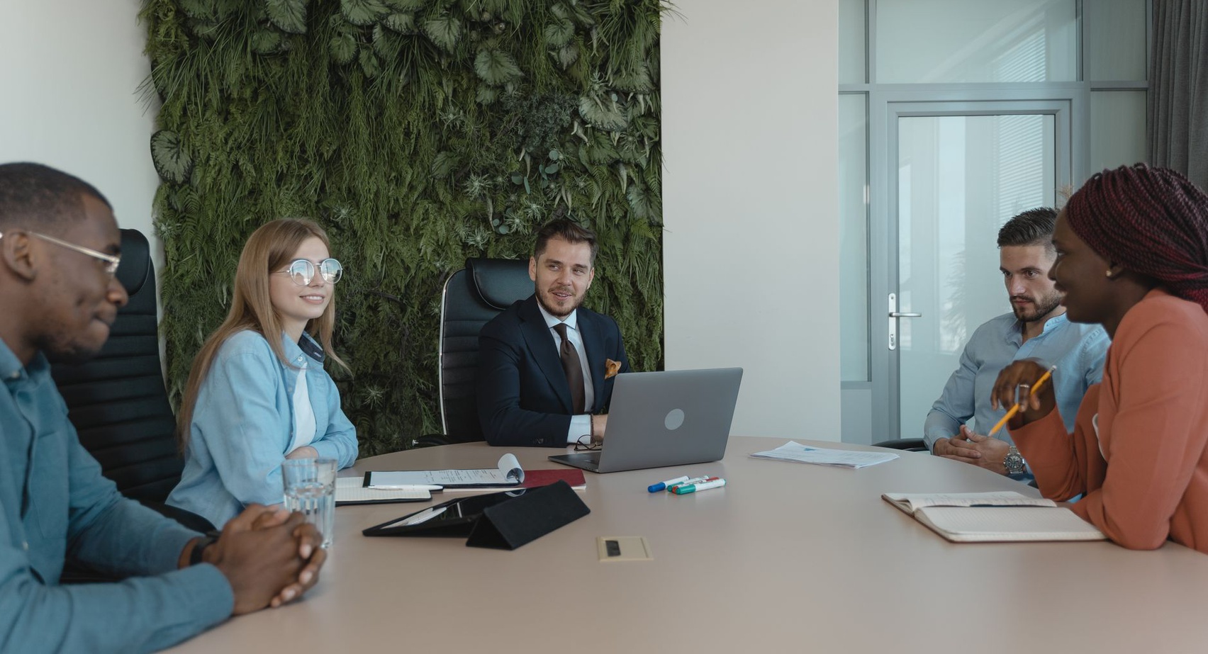 VP Sales Outreach Strategies: Mastering Enterprise Scaling in 2026