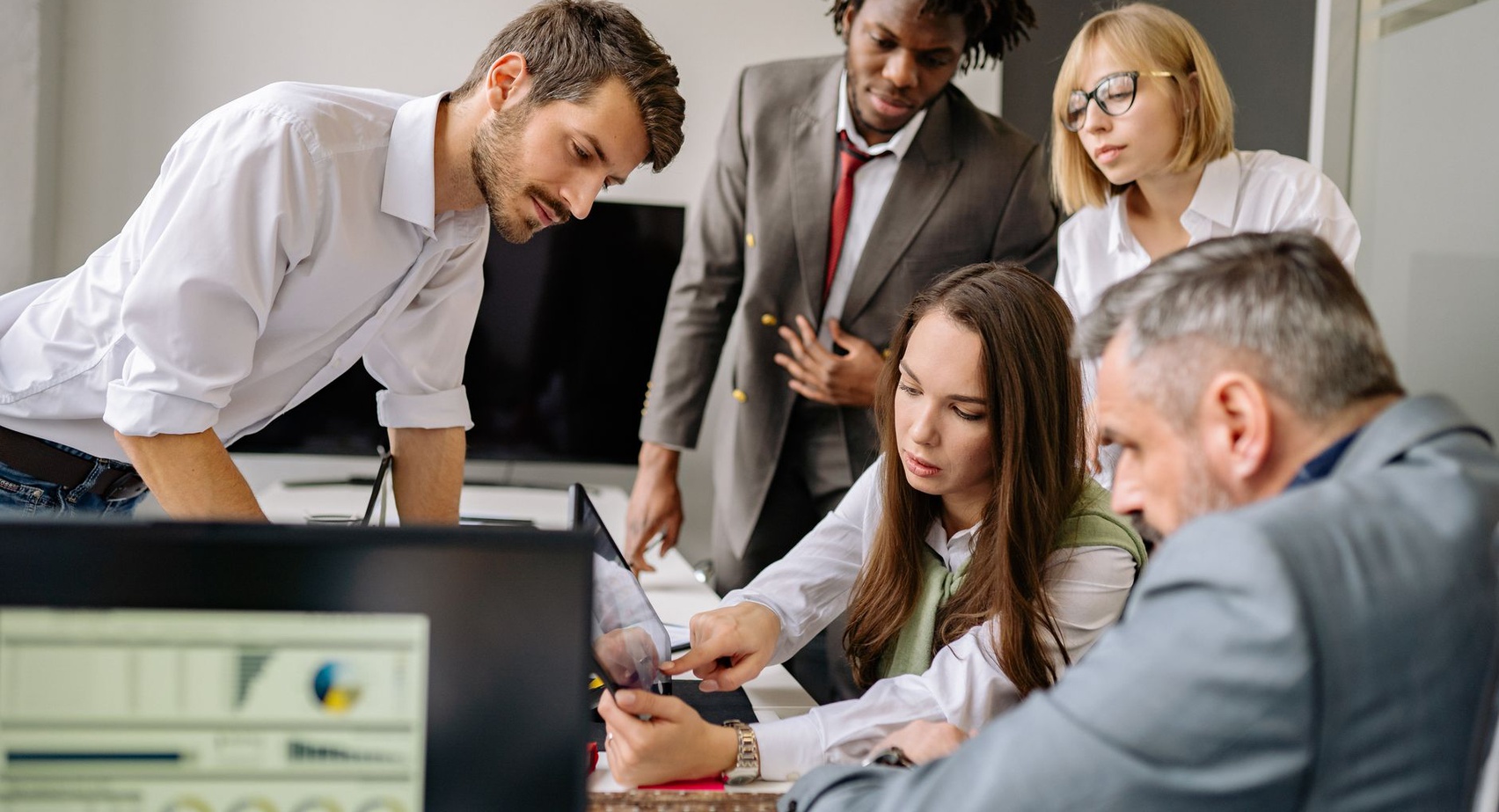 Sales Qualified Leads Definition 2026: Your Blueprint for High-Converting Prospects