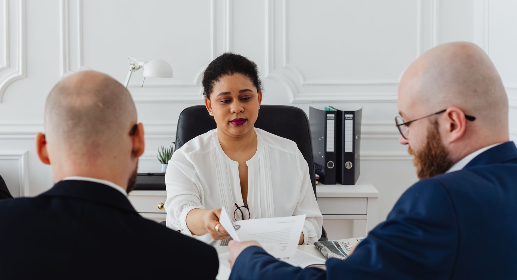 Account Executive Outreach: Proven Strategies for Closing More Deals in 2026