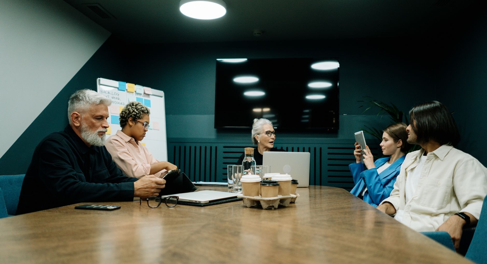Mastering LinkedIn Outreach for CEOs: Strategies for Connecting with Key Stakeholders in 2026