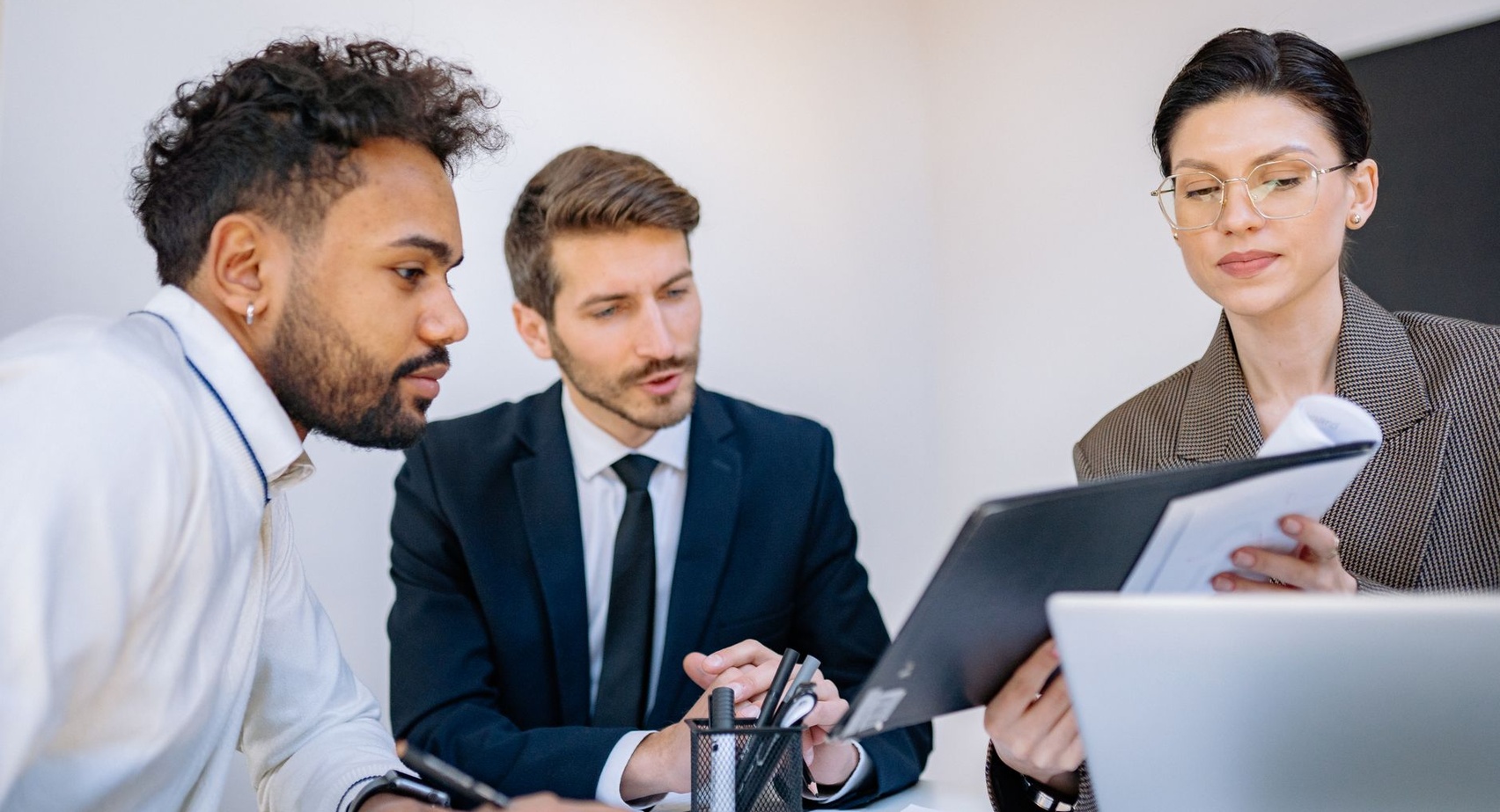 Recruiter's Guide to Optimizing LinkedIn for Trust and Engagement in 2026