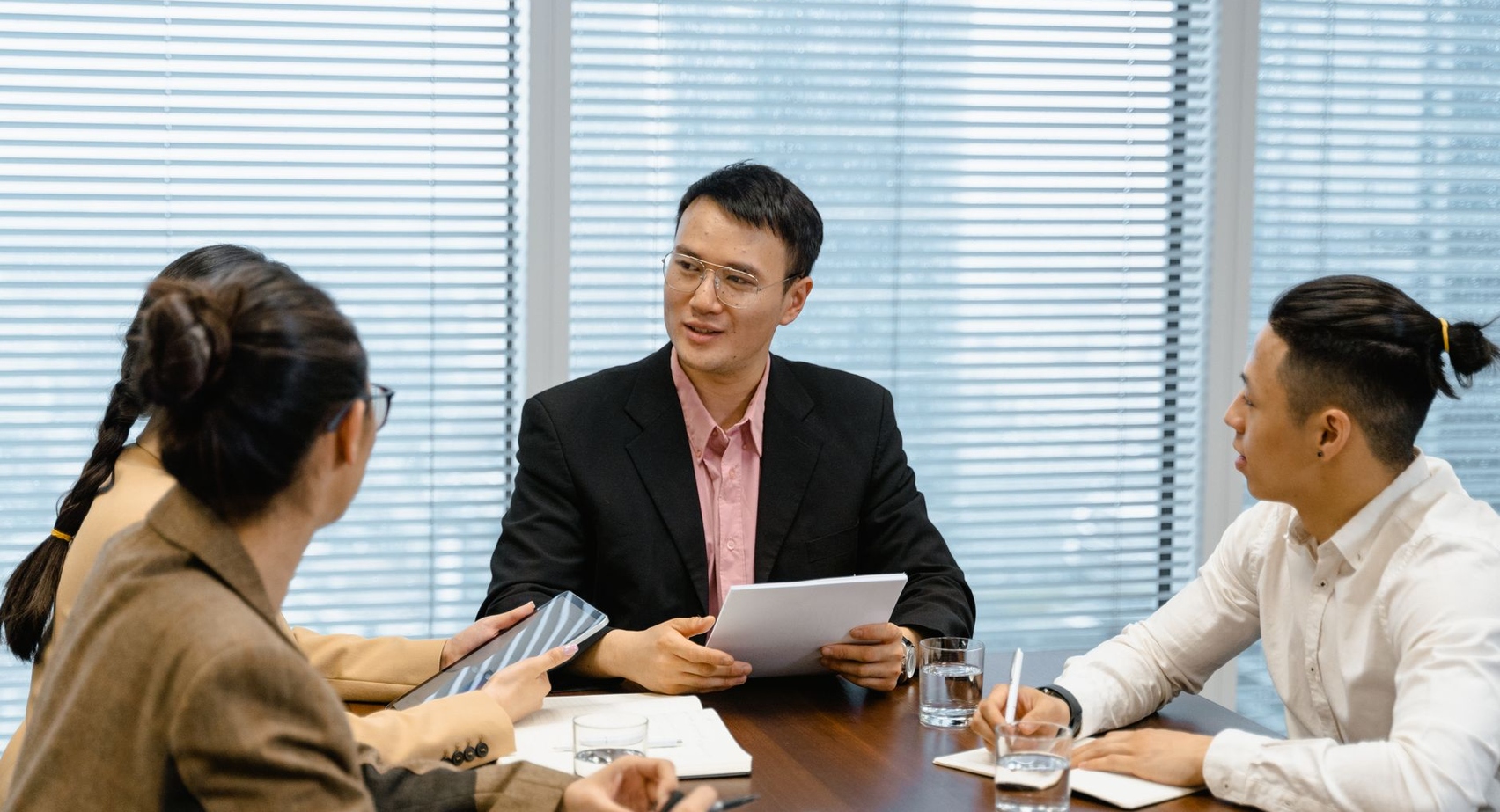 The Ultimate Sales Development Representative Playbook for Scalable Outreach in 2026