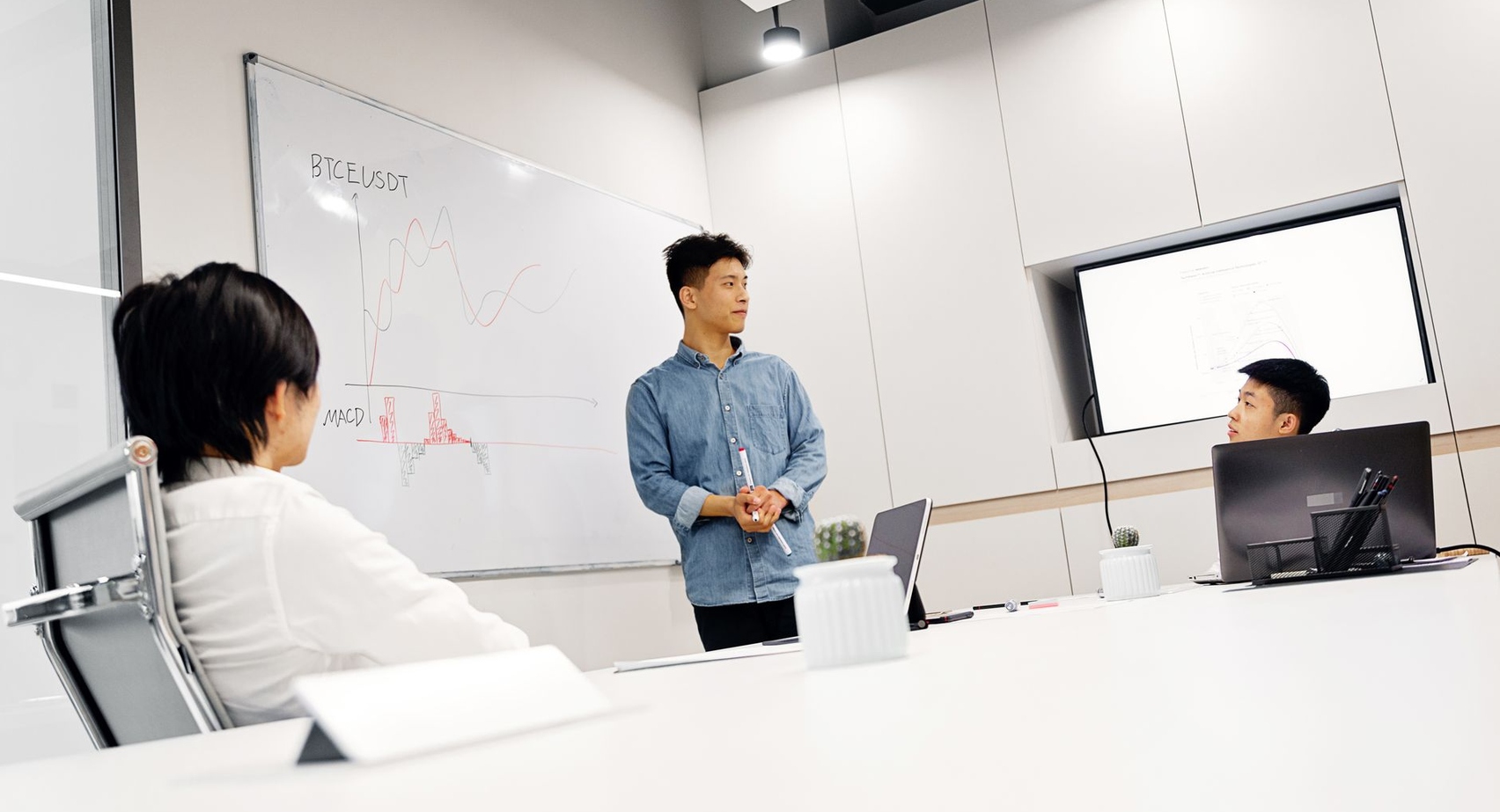 Supercharge Your Sales: The Best B2B Prospecting Tools to Fuel Your Pipeline in 2026