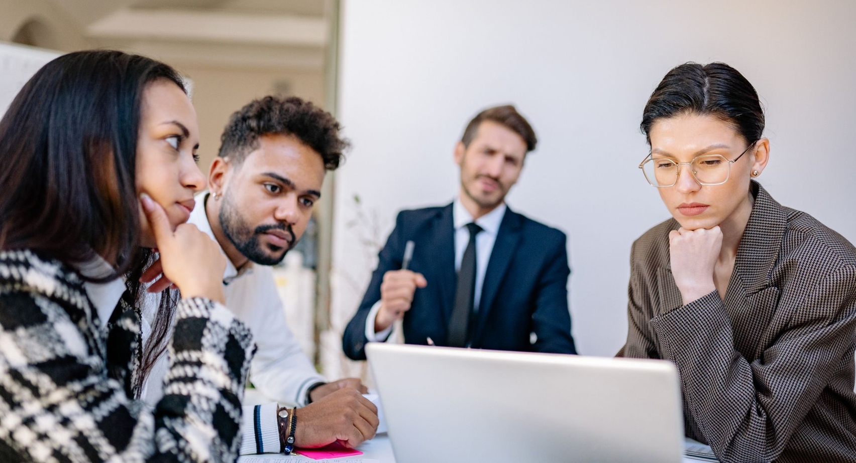 AI in Customer Engagement: Revolutionizing B2B Sales for 2026 and Beyond