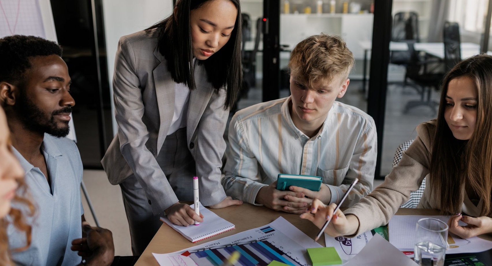 The Ultimate Founder Outreach Guide: Driving Startup Growth on LinkedIn in 2026