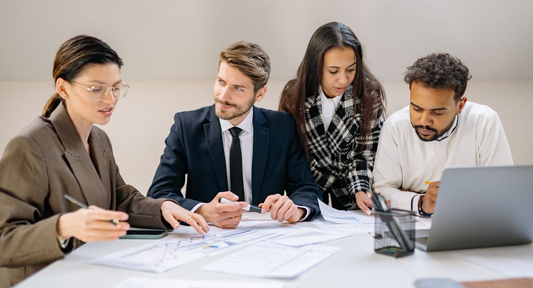 Unlock B2B Growth: Leverage AI for Hyper-Personalized LinkedIn Outreach in 2026