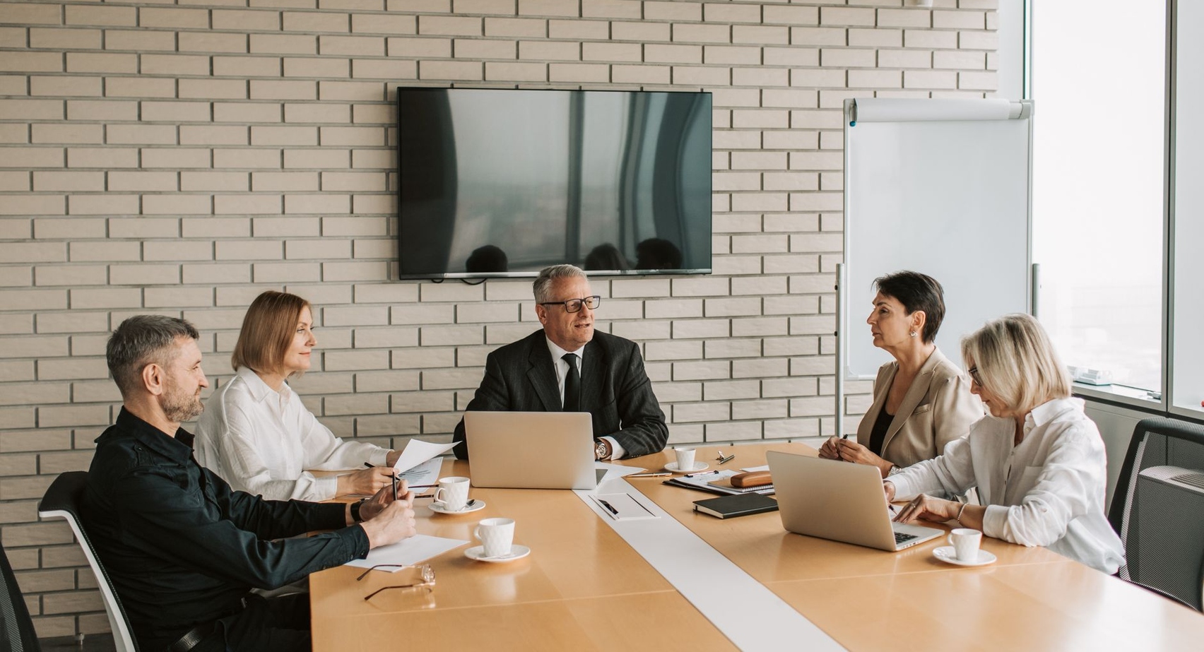 The Startup Founder's Ultimate Guide to Effective Customer Outreach in 2026