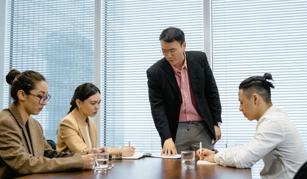 Winning Enterprise Deals: The Account Executive’s Definitive Guide to LinkedIn Outreach Success